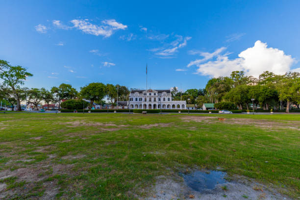 “Paramaribo: Een Tropische Oase van Cultuur en Gastvrijheid”